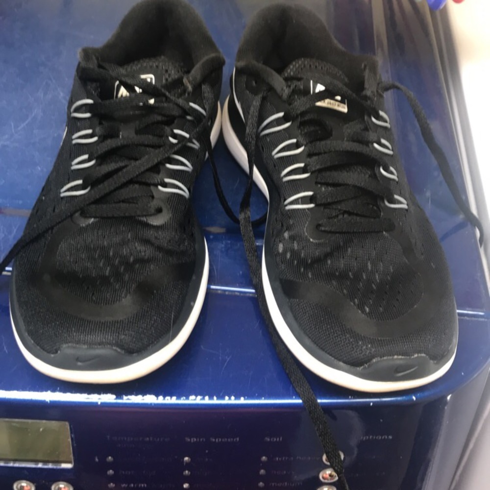Nike Black 2017 Run tennis Shoes size 7 women